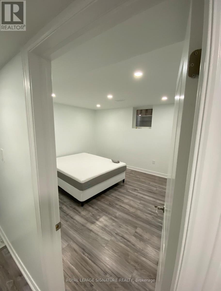 445 Malaga Road, Mississauga, Ontario  L5B 3V8 - Photo 21 - W12751392