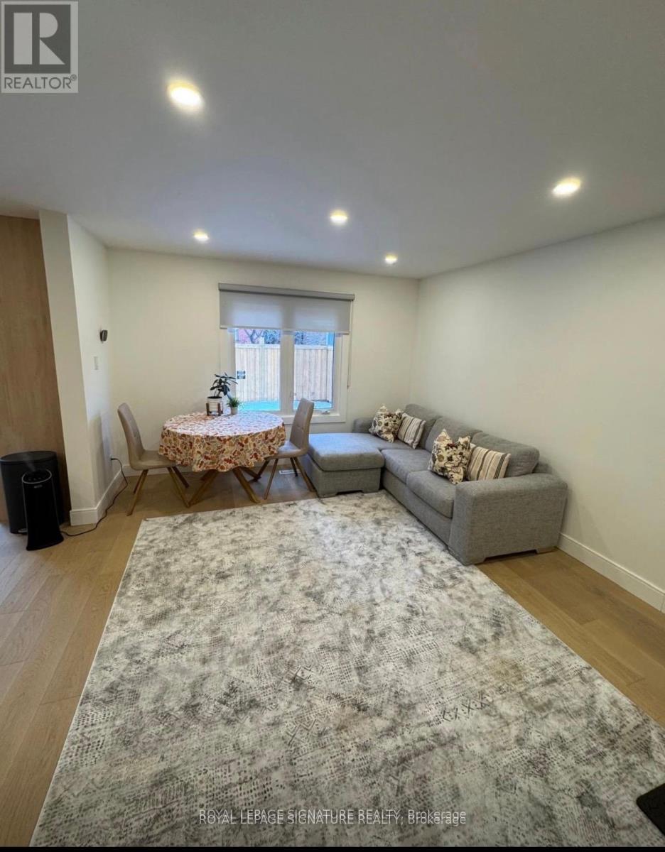 445 Malaga Road, Mississauga, Ontario  L5B 3V8 - Photo 6 - W12751392