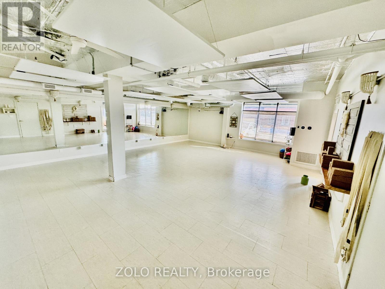 108 - 170 Rockhaven Lane, Hamilton (Waterdown), Ontario  L8B 1B5 - Photo 10 - X12751402