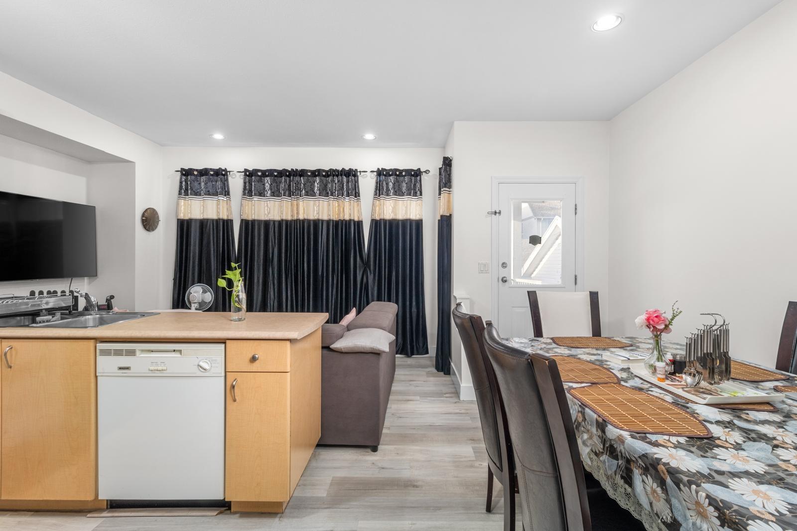 12625 Hampton Court, Surrey, British Columbia  V3W 1N2 - Photo 10 - R3085196