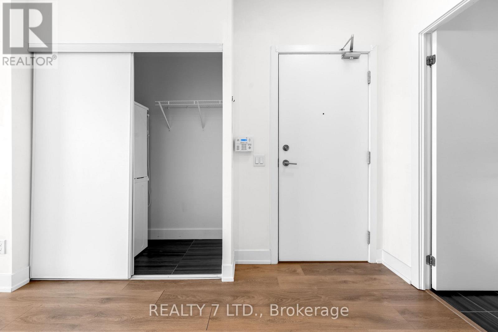 1207 - 128 Fairview Mall Drive, Toronto (Don Valley Village), Ontario  M2J 2Z1 - Photo 13 - C12629776