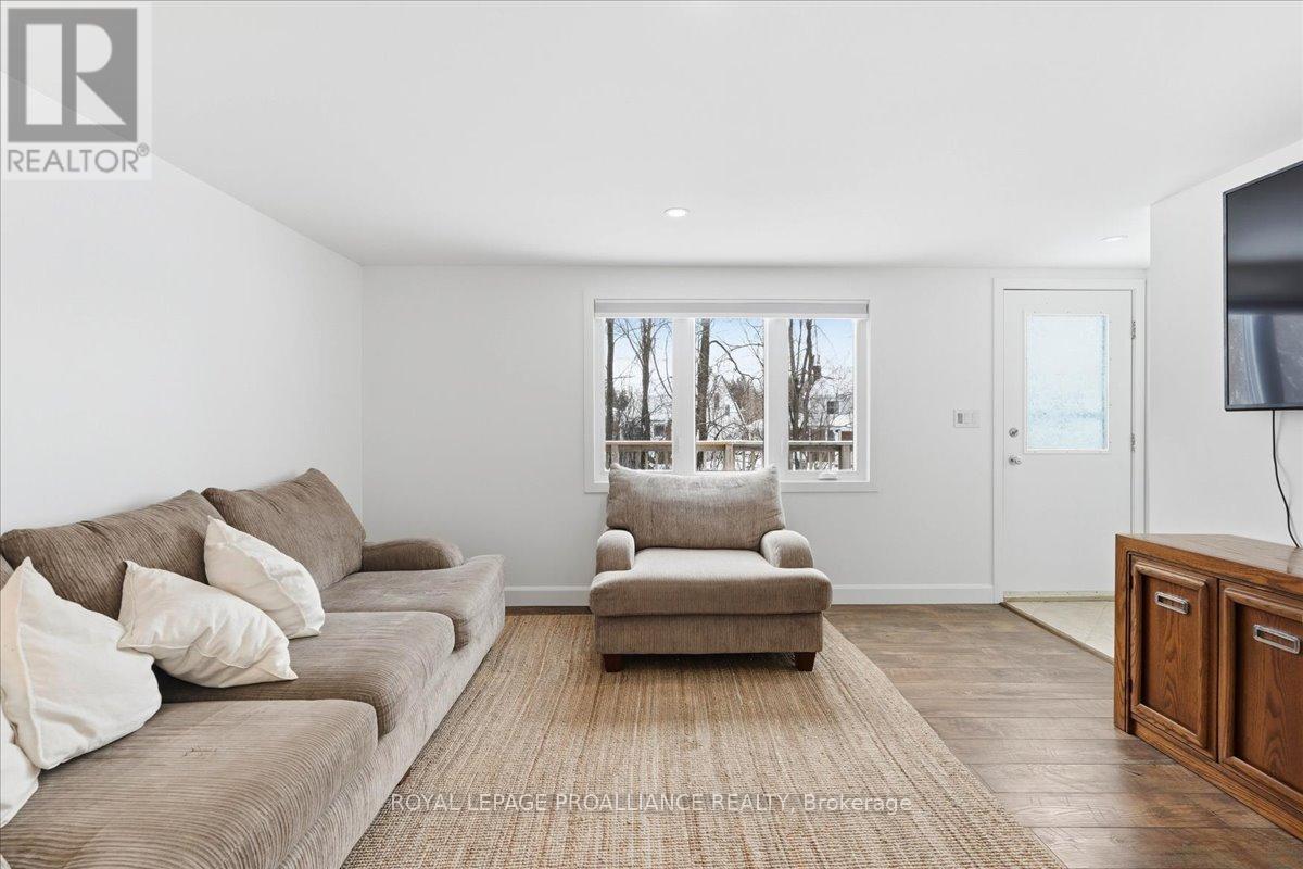 28 Fairway Avenue, Belleville, Ontario  K8N 4B3 - Photo 7 - X12749966