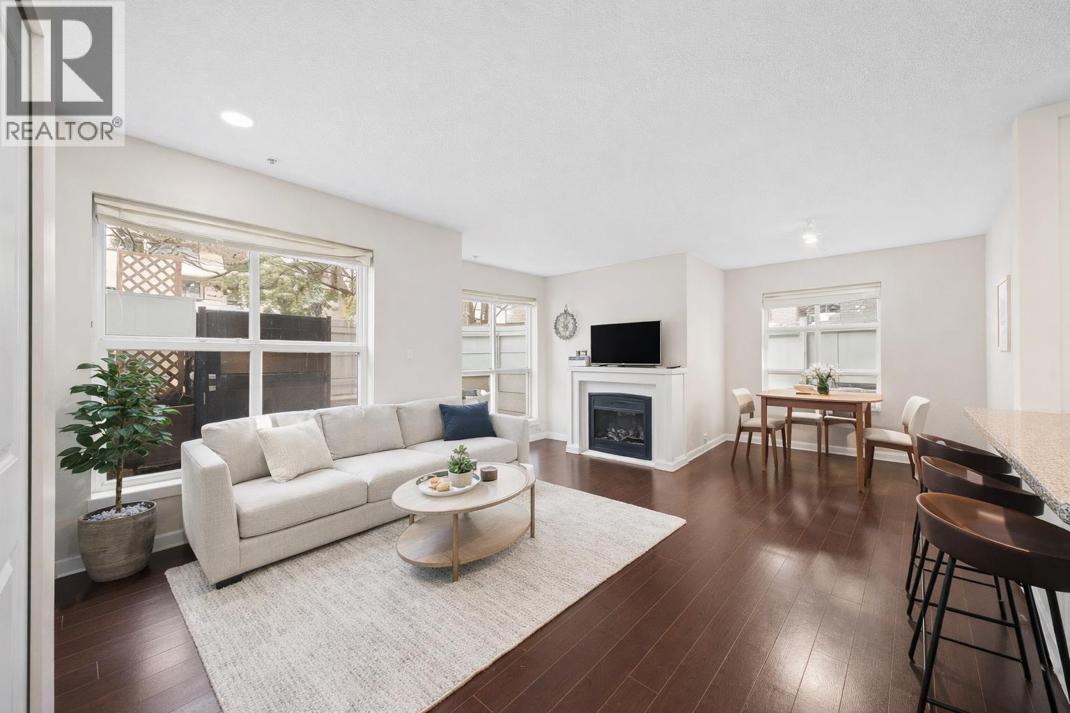 104 4155 Central Boulevard, Burnaby, British Columbia  V5H 4X2 - Photo 6 - R3075303