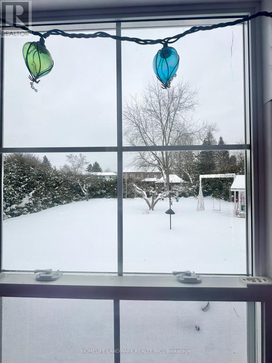 70 Maple Grove Avenue, Richmond Hill, Ontario  L4E 2X2 - Photo 43 - N12719734