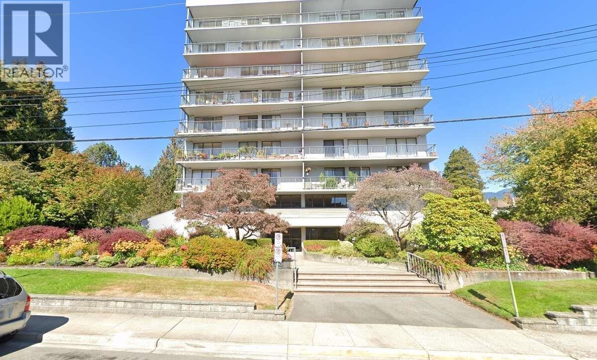 903 1745 Esquimalt Avenue, West Vancouver, British Columbia  V7V 1R7 - Photo 2 - R3030203