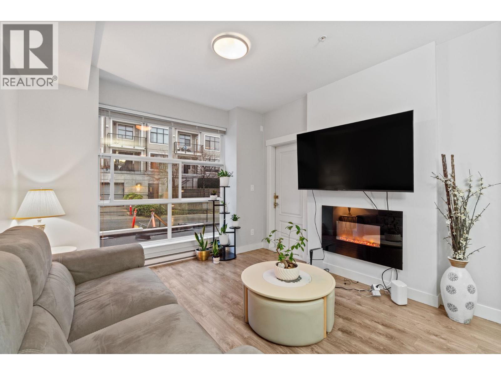 208 827 Roderick Avenue, Coquitlam, British Columbia  V3K 0E3 - Photo 5 - R3085752