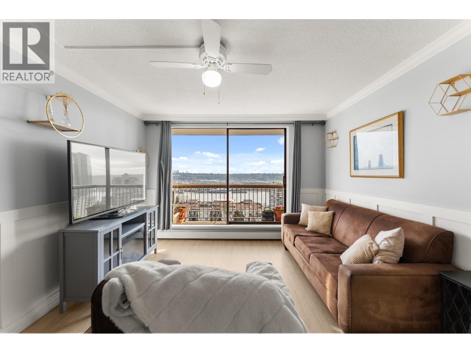 908 320 Royal Avenue, New Westminster, British Columbia  V3L 5C6 - Photo 2 - R3085767