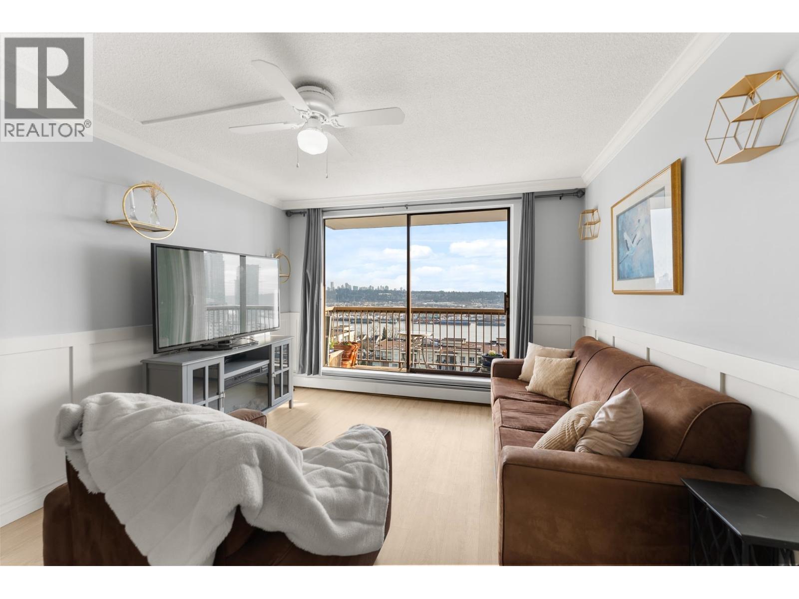 908 320 Royal Avenue, New Westminster, British Columbia  V3L 5C6 - Photo 3 - R3085767