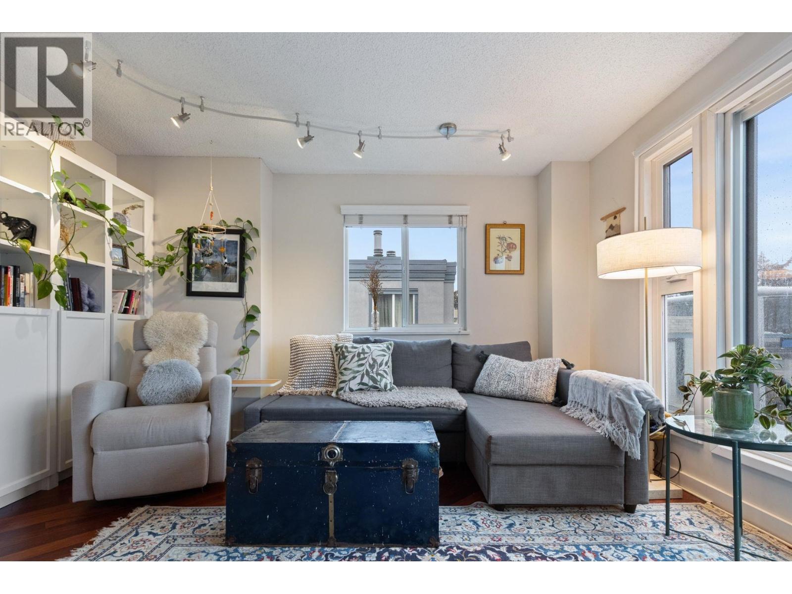 15 877 W 7th Avenue, Vancouver, British Columbia  V5Z 1C2 - Photo 3 - R3085777