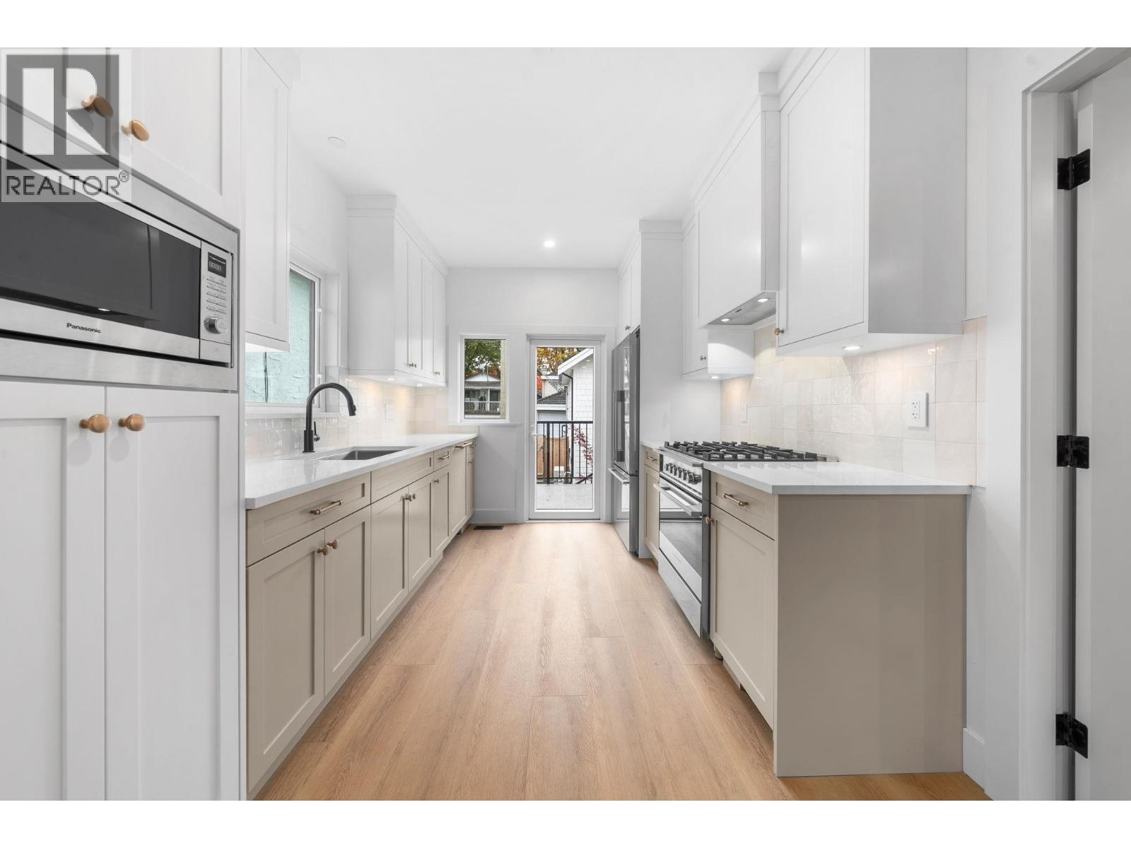 2530 Mcgill Street, Vancouver, British Columbia  V5K 1H1 - Photo 6 - R3085790