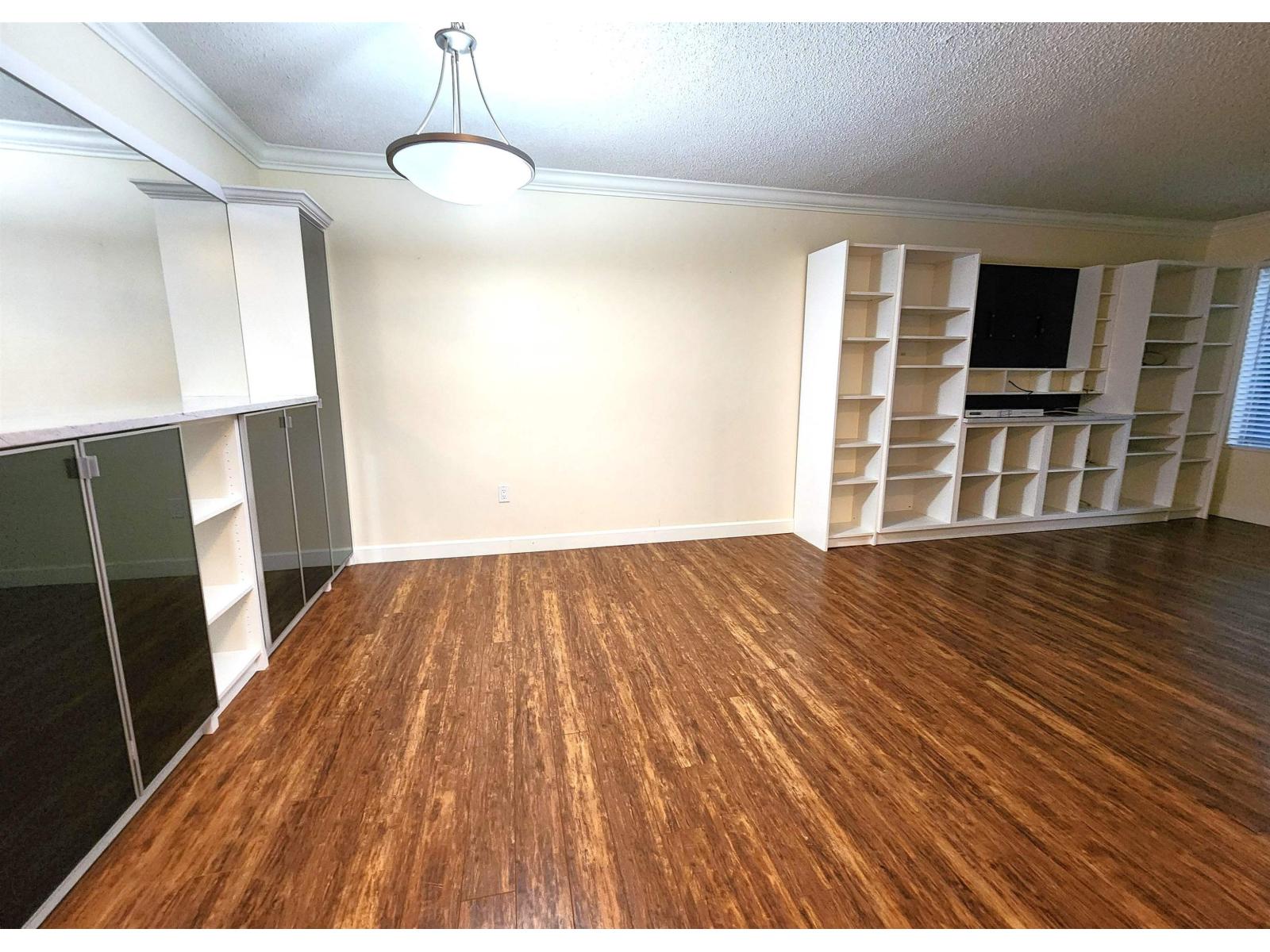 102 5664 200 Street, Langley, British Columbia  V3A 1M8 - Photo 4 - R3085574