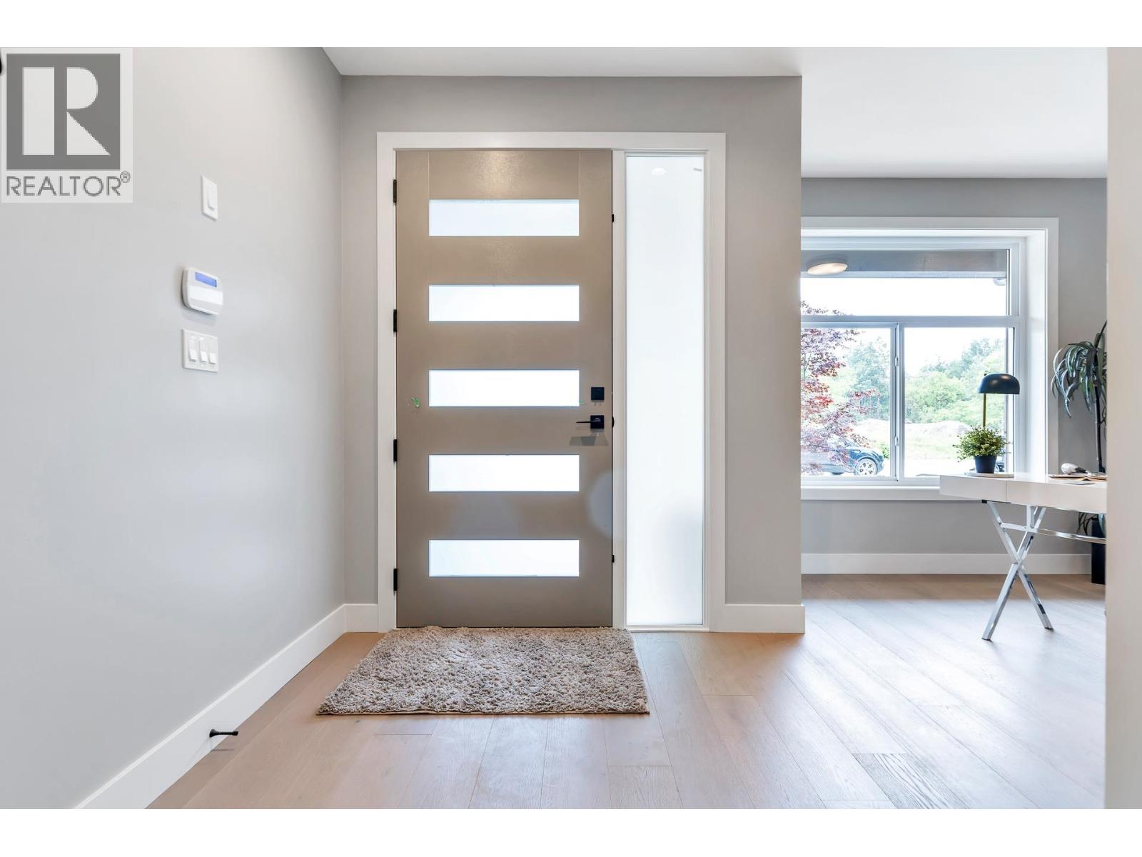 24417 Jenewein Drive, Maple Ridge, British Columbia  V2W 1H8 - Photo 3 - R3085761