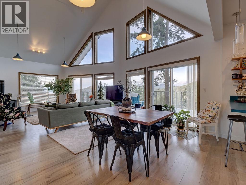 5280 Cecil Hill Road, Madeira Park, British Columbia  V0N 2H1 - Photo 1 - R3085762