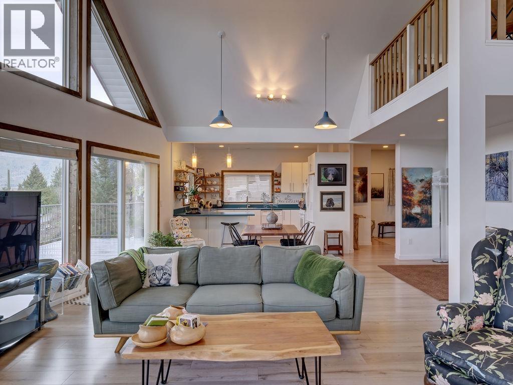 5280 Cecil Hill Road, Madeira Park, British Columbia  V0N 2H1 - Photo 14 - R3085762