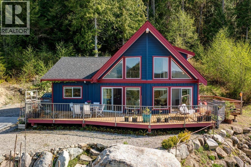 5280 Cecil Hill Road, Madeira Park, British Columbia  V0N 2H1 - Photo 2 - R3085762