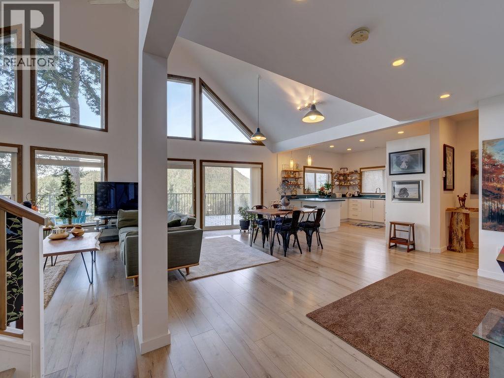 5280 Cecil Hill Road, Madeira Park, British Columbia  V0N 2H1 - Photo 20 - R3085762