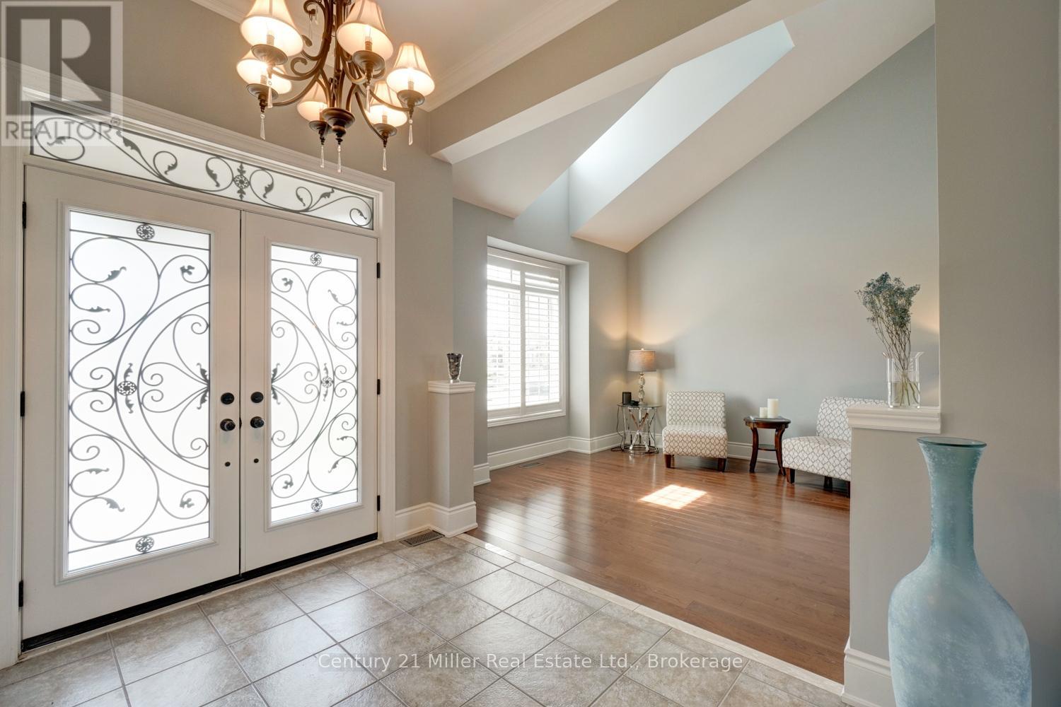 8 Watercliff Place, Hamilton, Ontario  L8E 6E5 - Photo 6 - X12747396