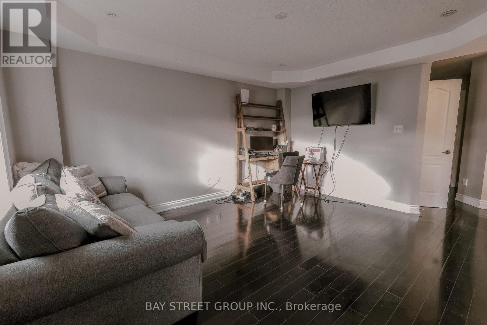 45 Routliffe Lane, Toronto, Ontario  M2N 0A5 - Photo 10 - C12751432