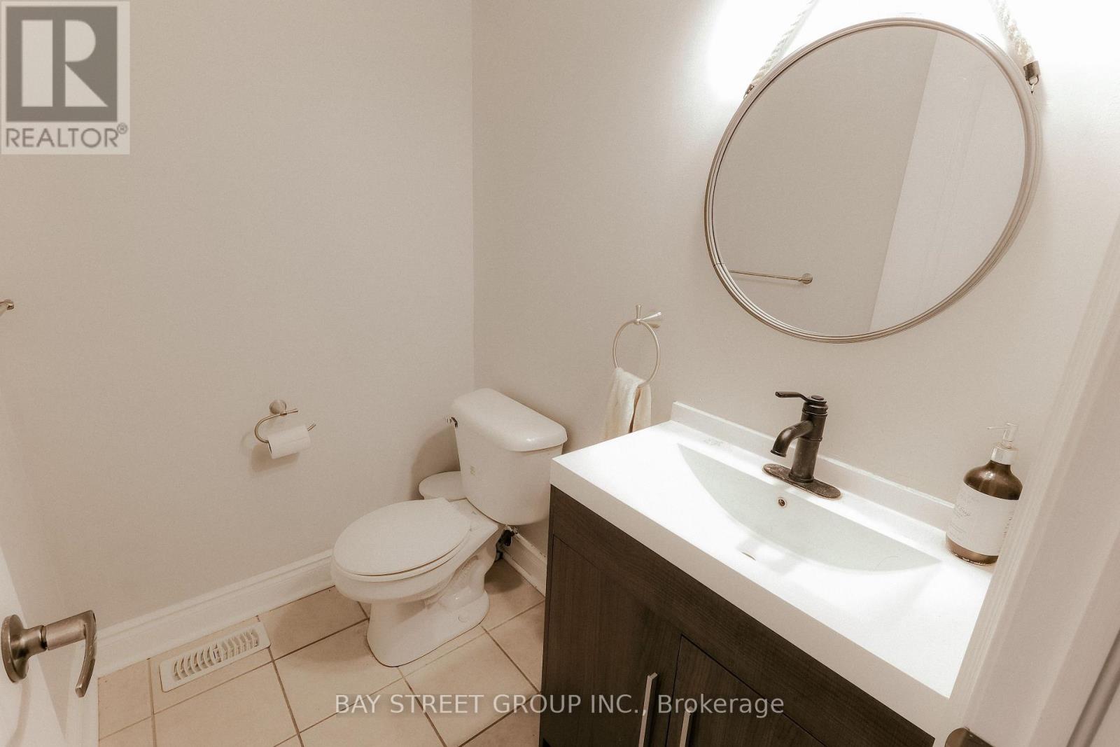 45 Routliffe Lane, Toronto, Ontario  M2N 0A5 - Photo 18 - C12751432