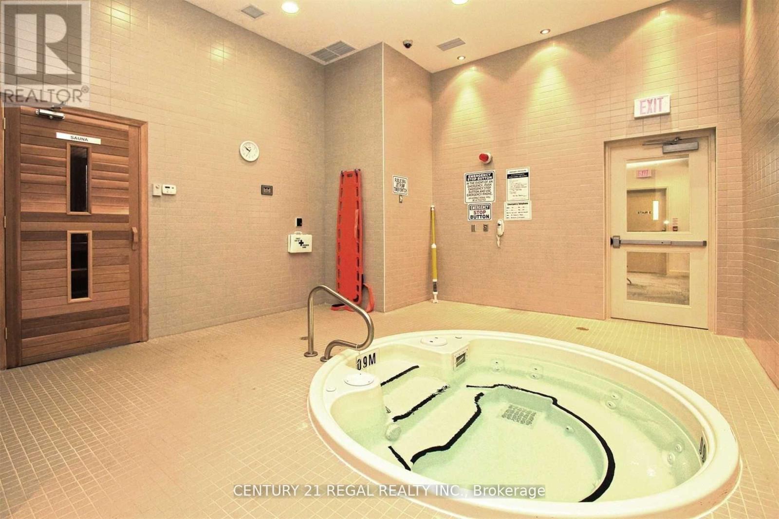 701 - 90 Stadium Road, Toronto, Ontario  M5V 3W5 - Photo 19 - C12751434