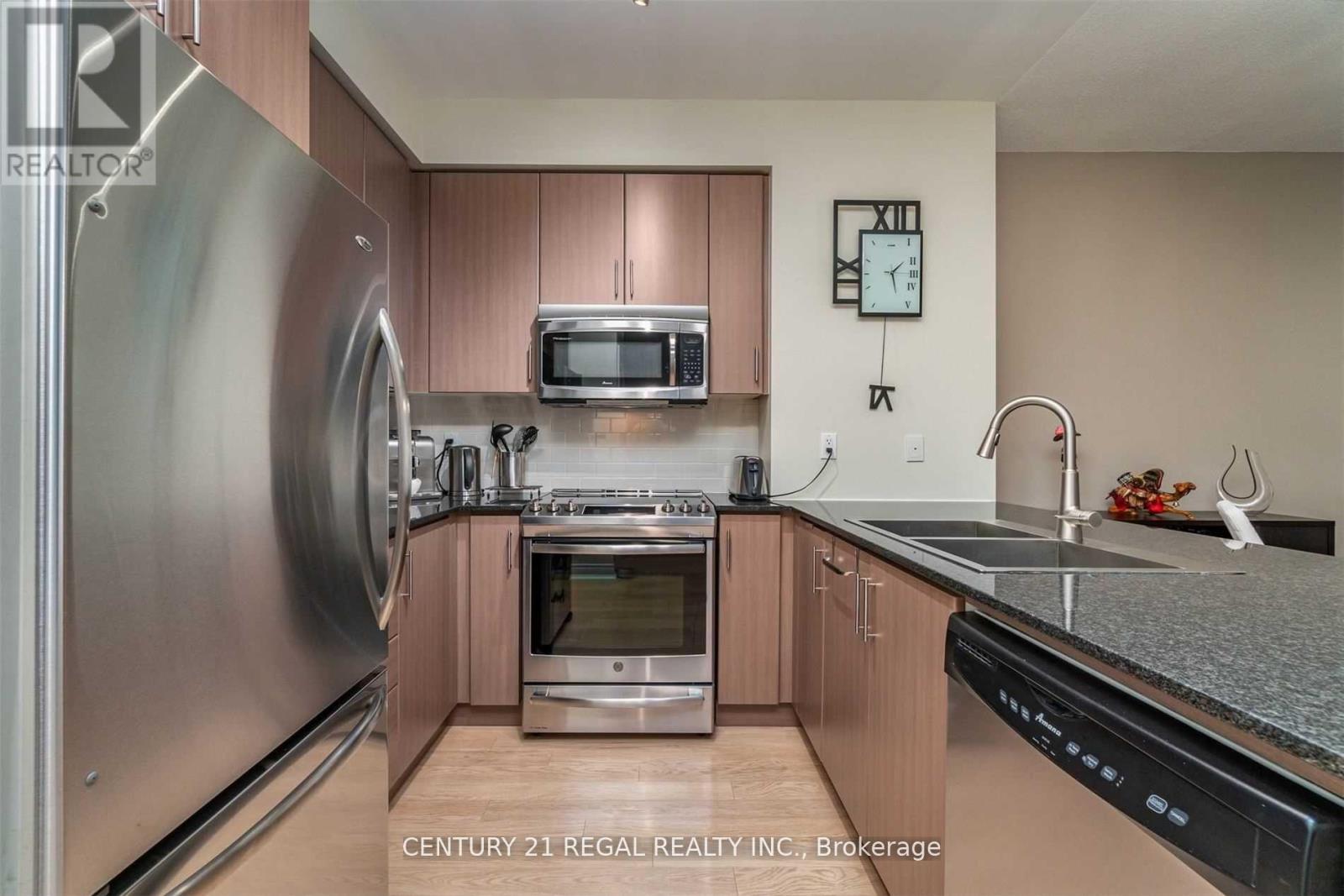 701 - 90 Stadium Road, Toronto, Ontario  M5V 3W5 - Photo 3 - C12751434