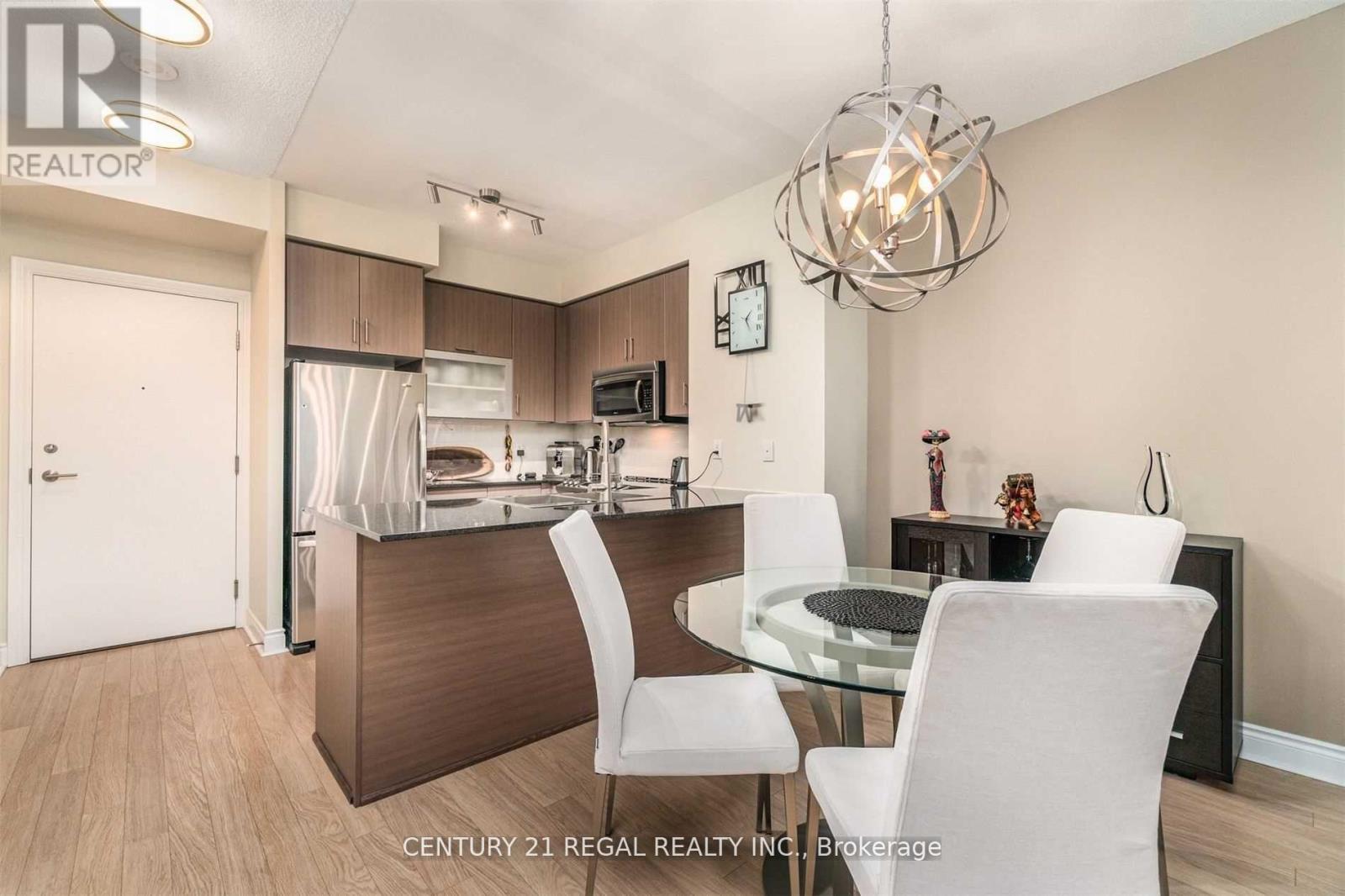 701 - 90 Stadium Road, Toronto, Ontario  M5V 3W5 - Photo 4 - C12751434