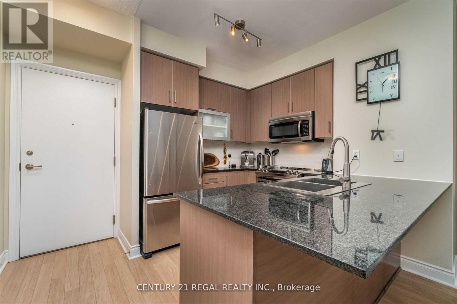 701 - 90 Stadium Road, Toronto, Ontario  M5V 3W5 - Photo 5 - C12751434