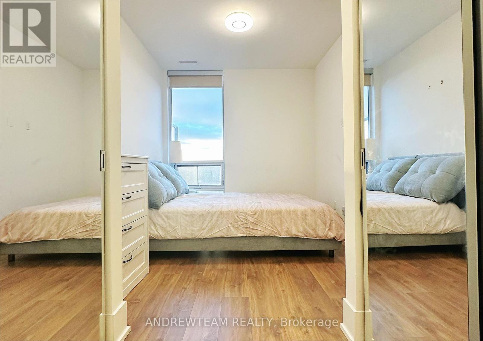 820 - 80 Vanauley Street, Toronto, Ontario  M5T 0C9 - Photo 10 - C12751440