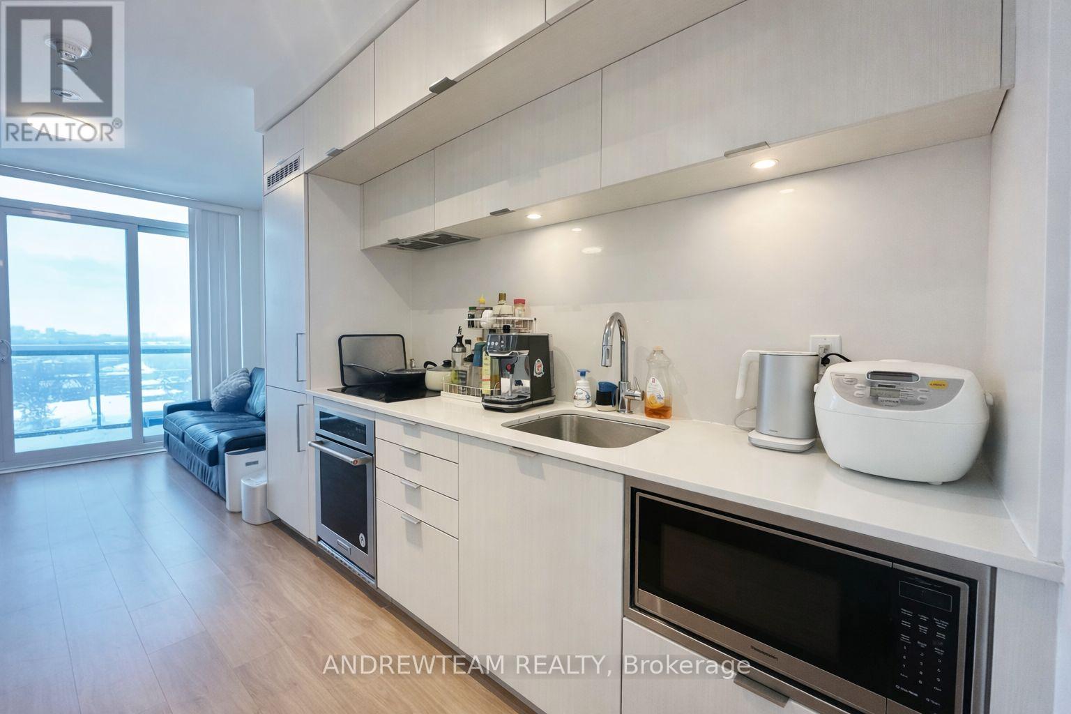 820 - 80 Vanauley Street, Toronto, Ontario  M5T 0C9 - Photo 17 - C12751440