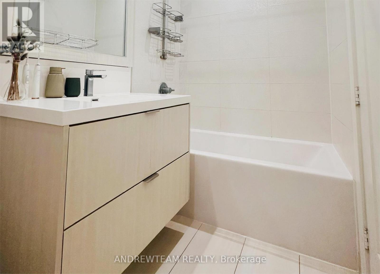 820 - 80 Vanauley Street, Toronto, Ontario  M5T 0C9 - Photo 8 - C12751440