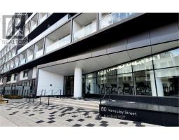 820 - 80 VANAULEY STREET, Toronto, Ontario