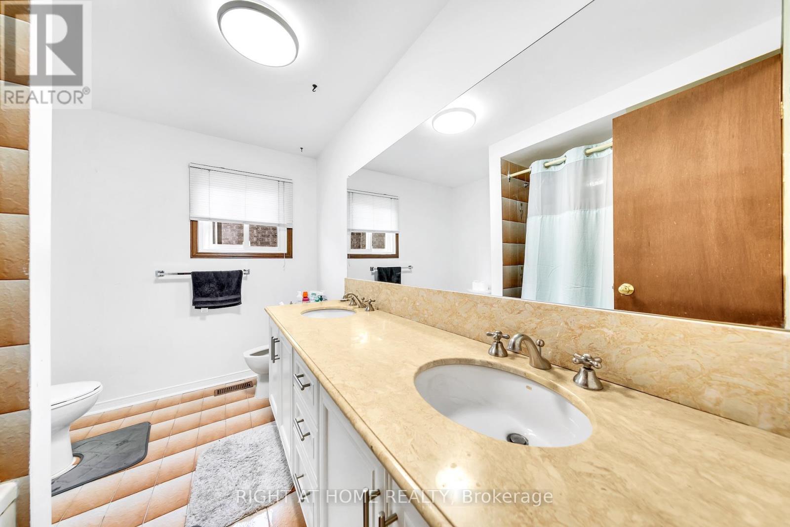 8 Terra Road, Vaughan, Ontario  L4L 3J5 - Photo 18 - N12751424