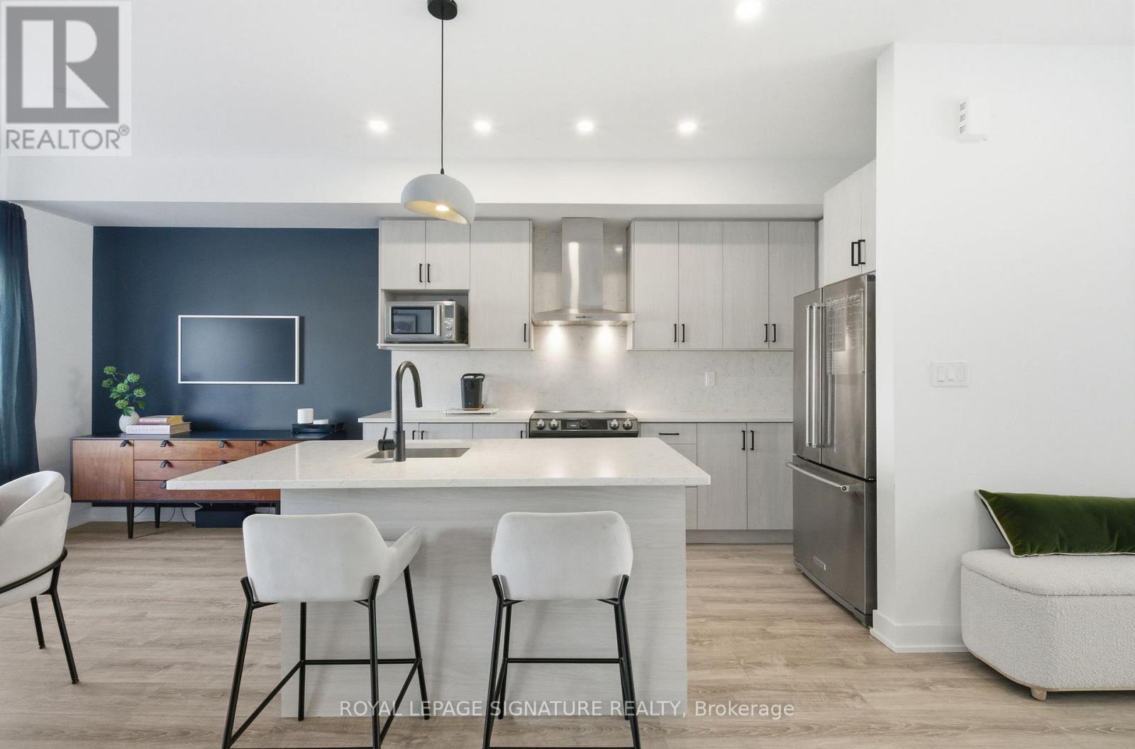 82 Covington Crescent, Whitchurch-Stouffville (Stouffville), Ontario  L4A 4W8 - Photo 5 - N12751436