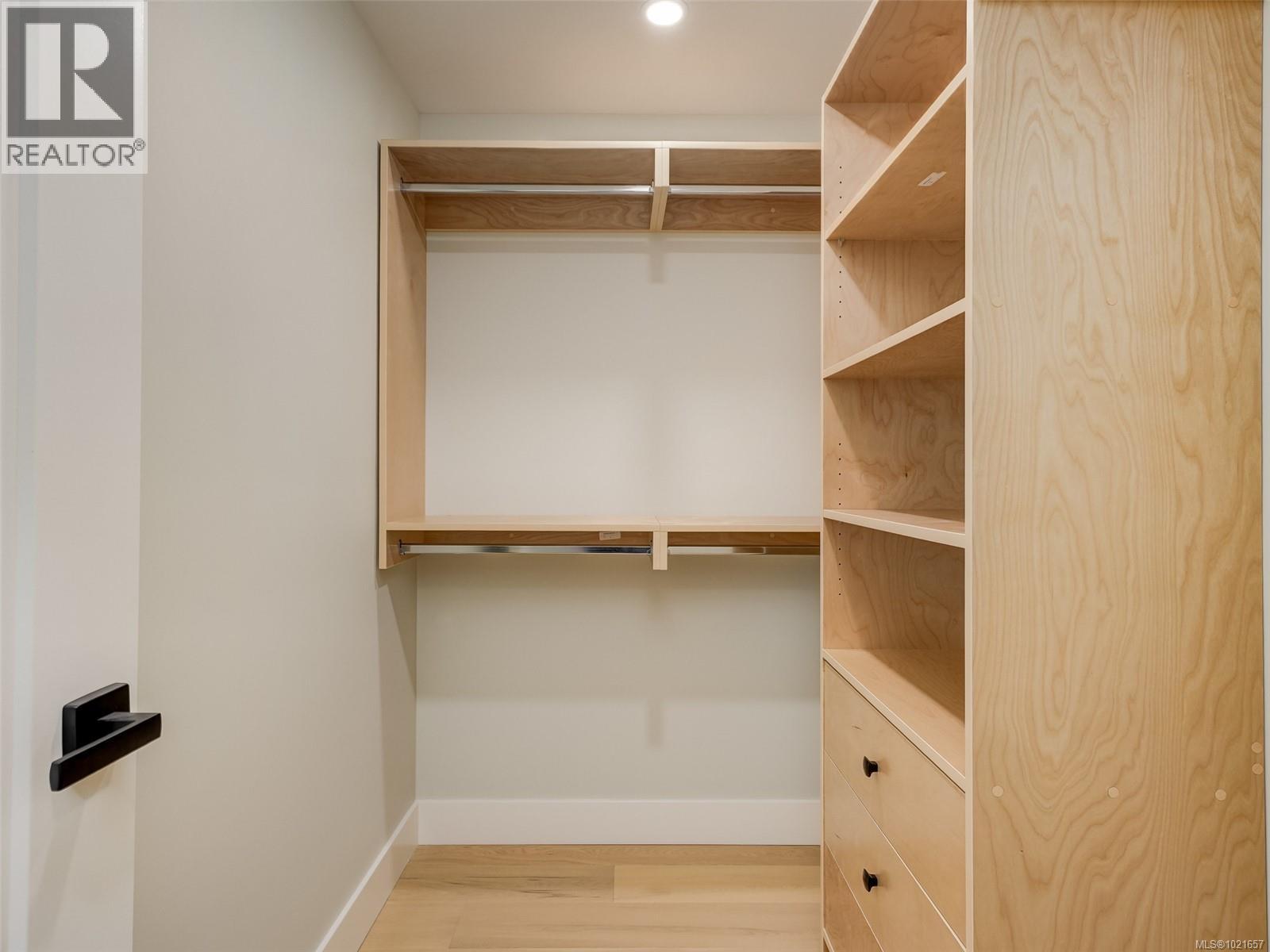 10950 Chalet Rd, North Saanich, British Columbia  V8L 5M2 - Photo 10 - 1021657