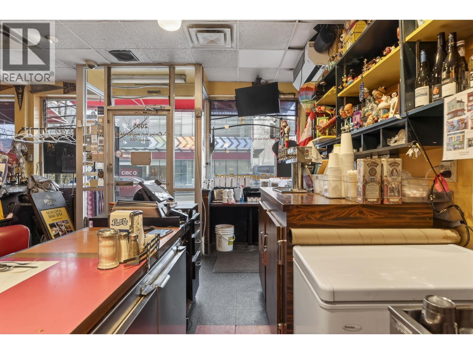 2095 W 4th Avenue, Vancouver, British Columbia  V3J 1M7 - Photo 3 - C8075777