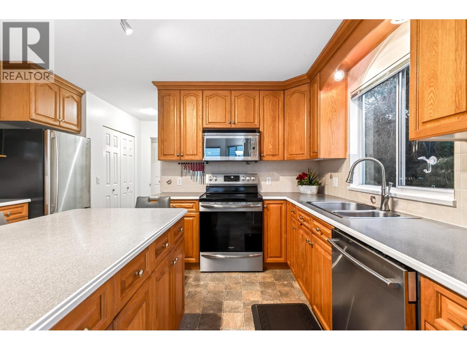 1365 Honeysuckle Lane, Coquitlam, British Columbia  V3E 2P1 - Photo 22 - R3085390