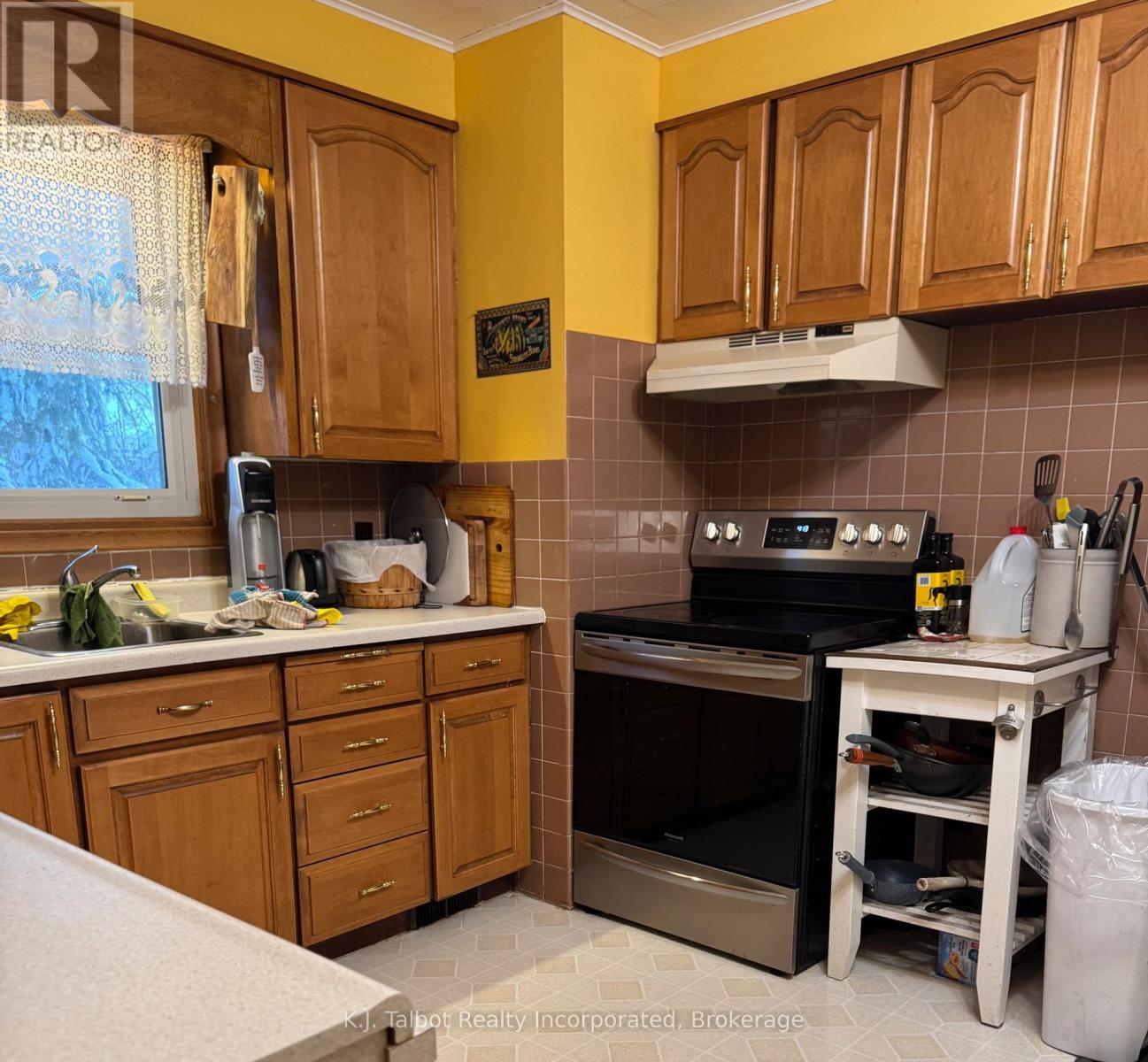 50 Mary Street N, Central Huron, Ontario  N0M 1L0 - Photo 8 - X12353840