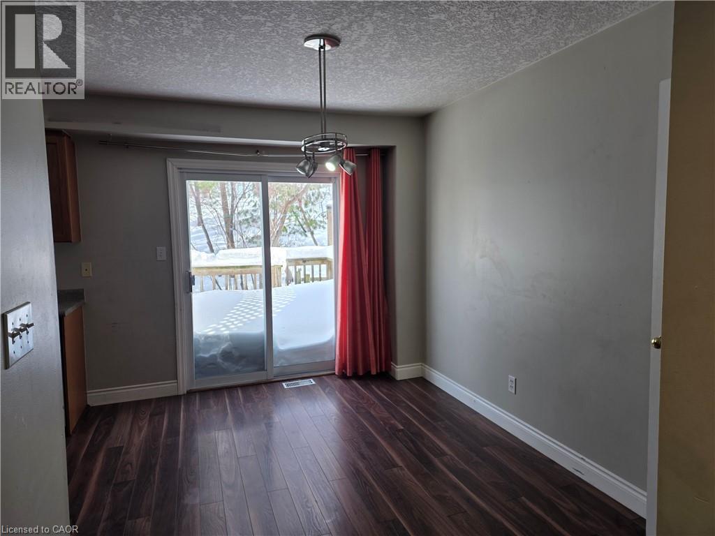 220 Snowdrop Crescent, Kitchener, Ontario  N2E 4C2 - Photo 3 - 40802333