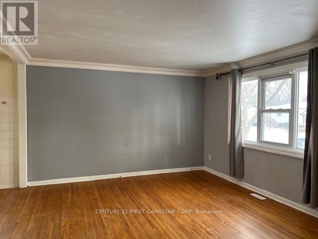 12 Mendip Crescent, London South, Ontario  N6E 1H1 - Photo 3 - X12751502