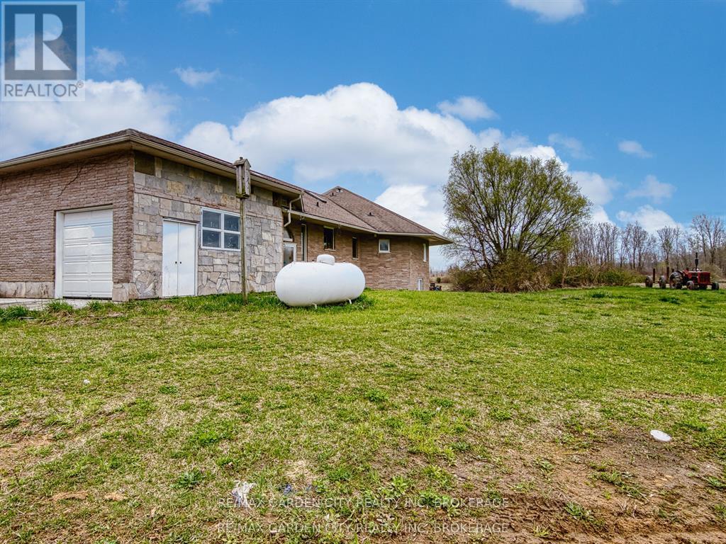 33260 Pettit Road, Wainfleet (Marshville/winger), Ontario  L0S 1V0 - Photo 5 - X12751540