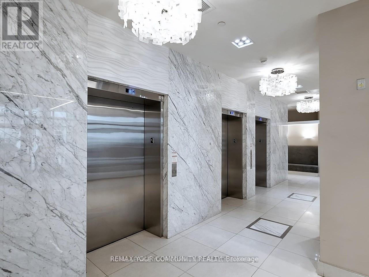 301 - 9618 Yonge Street, Richmond Hill, Ontario  L4C 0X5 - Photo 8 - N12726794