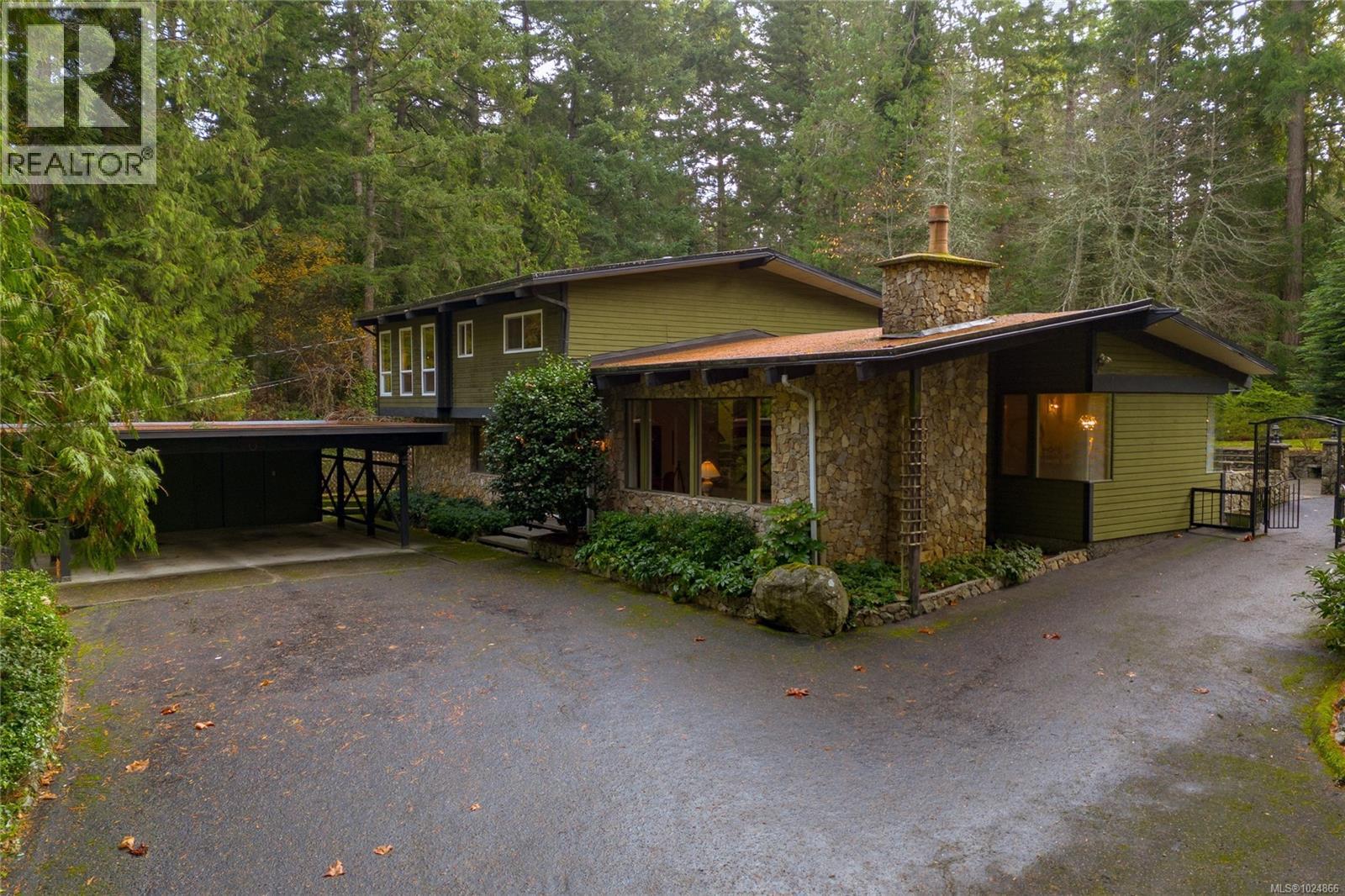 9565 Ardmore Dr, North Saanich, British Columbia