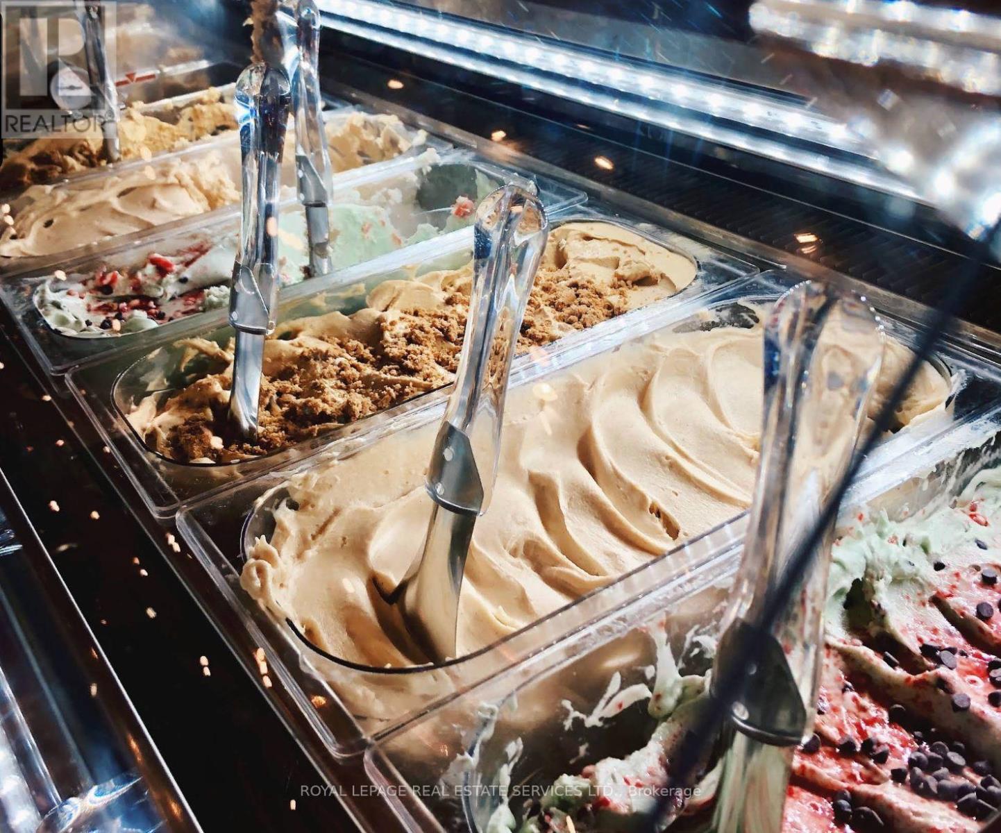 6 MARKHAM STREET, Toronto, Ontario