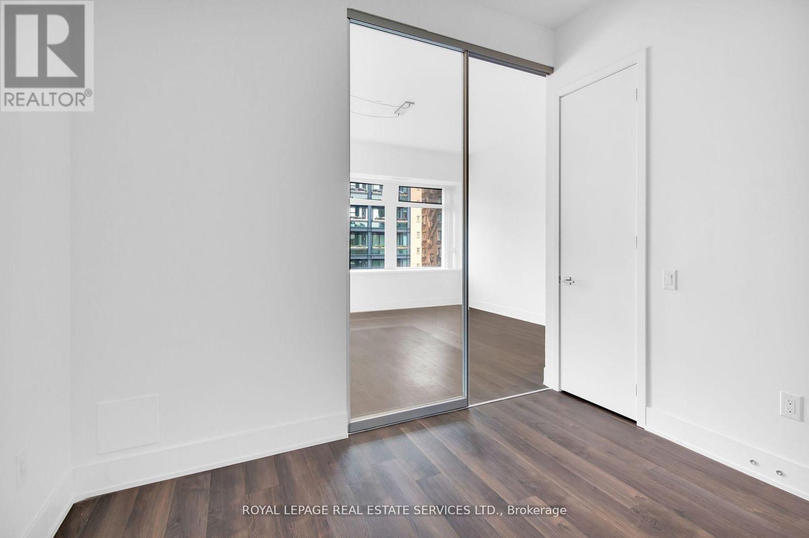 402 - 111 St Clair Avenue W, Toronto, Ontario  M4V 1N5 - Photo 13 - C12751468