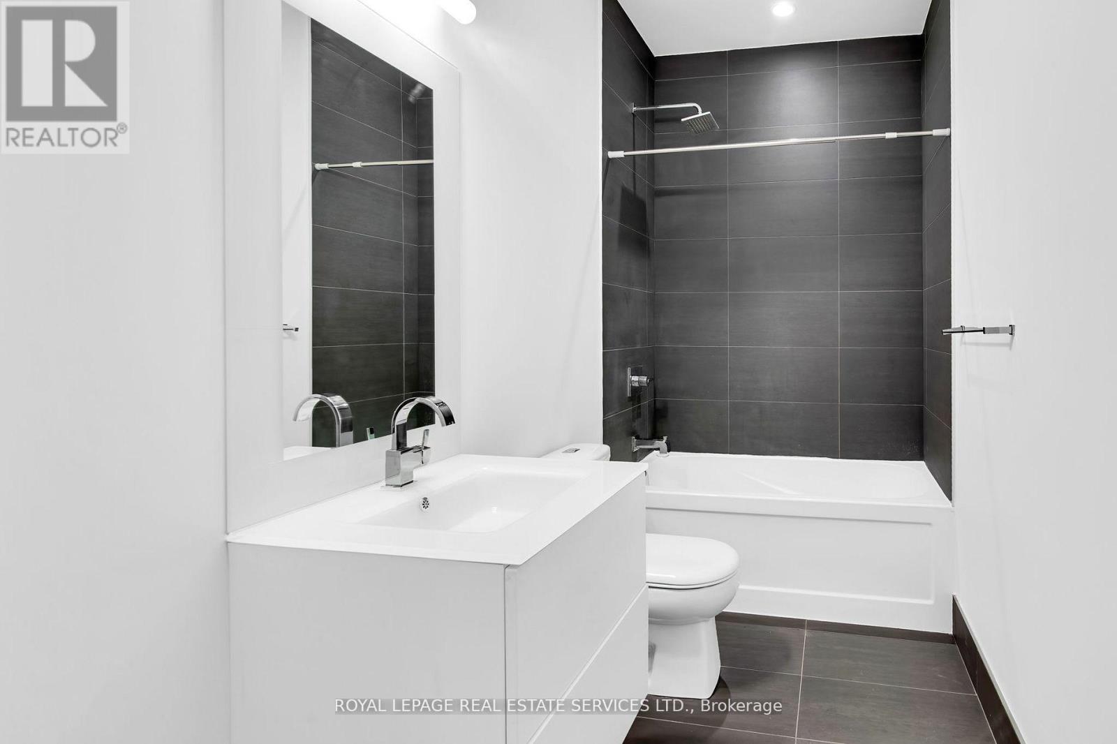 402 - 111 St Clair Avenue W, Toronto, Ontario  M4V 1N5 - Photo 16 - C12751468