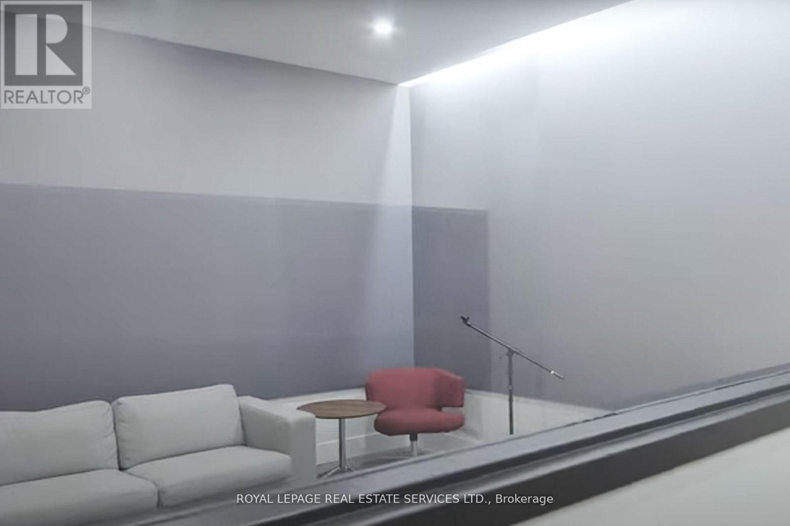 402 - 111 St Clair Avenue W, Toronto, Ontario  M4V 1N5 - Photo 32 - C12751468