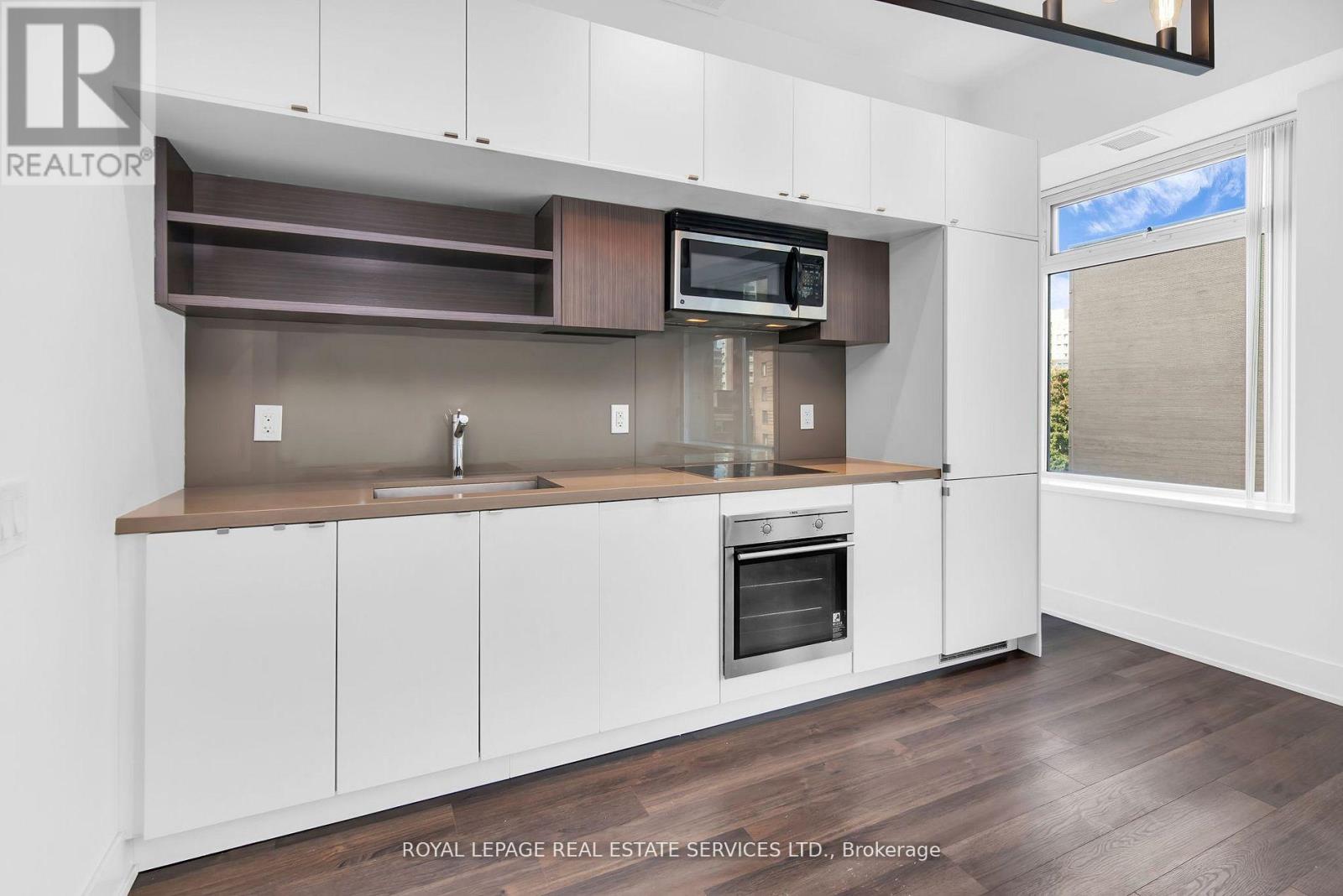 402 - 111 St Clair Avenue W, Toronto, Ontario  M4V 1N5 - Photo 5 - C12751468