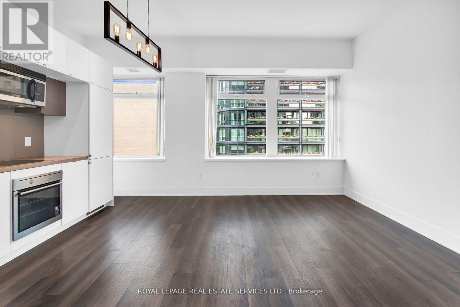 402 - 111 St Clair Avenue W, Toronto, Ontario  M4V 1N5 - Photo 8 - C12751468