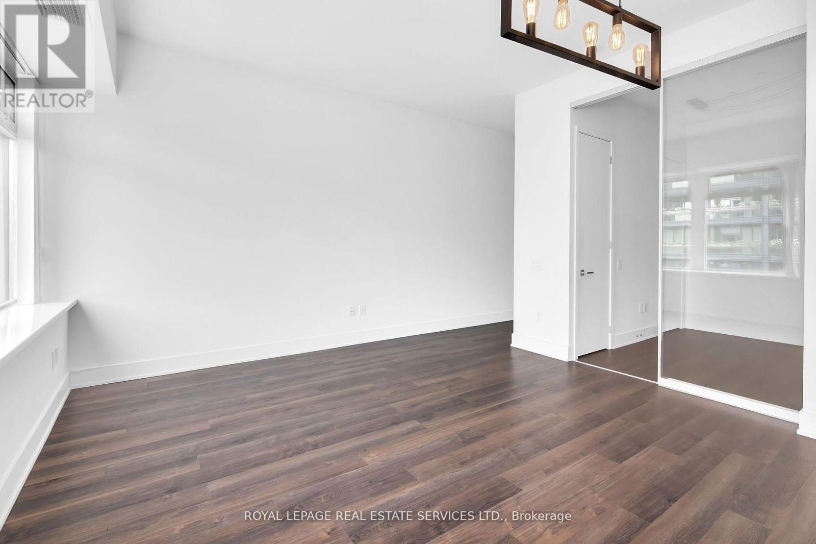 402 - 111 St Clair Avenue W, Toronto, Ontario  M4V 1N5 - Photo 9 - C12751468