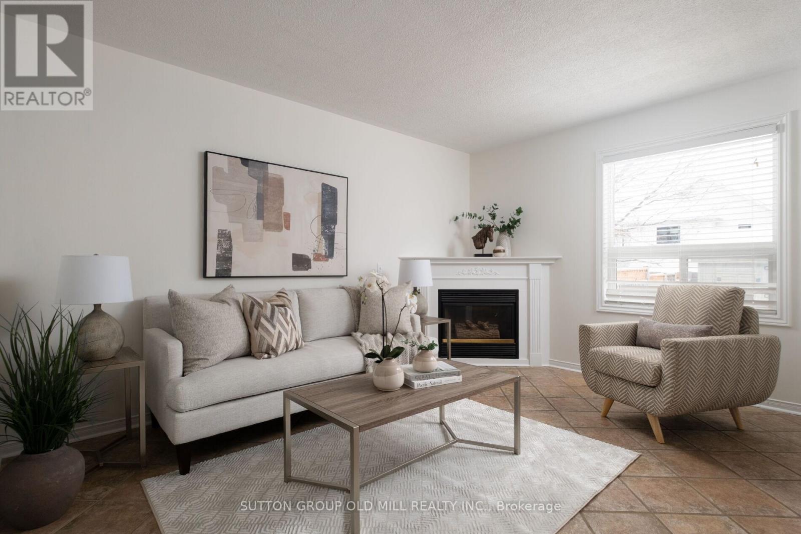 66 Zachary Pl, Whitby, Ontario  L1M 1E1 - Photo 4 - E12751482